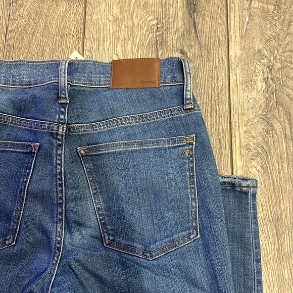 NEW • Madewell • Women’s 9" Mid-Rise Ripped Knee Skinny Jeans Bellachase Blue 24 - Picture 5 of 5